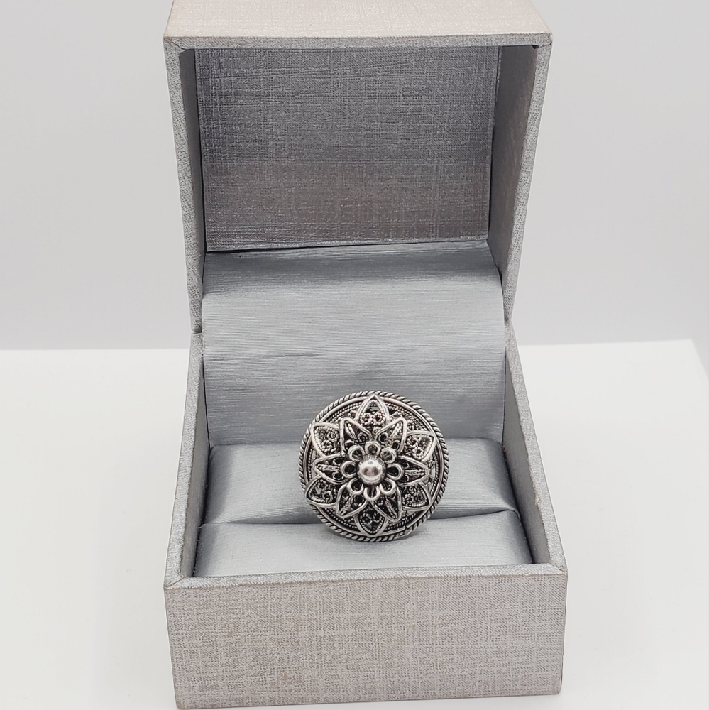 Silver Flower Ring - image 7